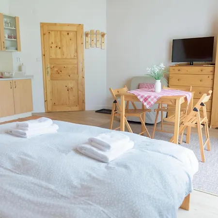 Apartament Zlty Dom Tierchowa